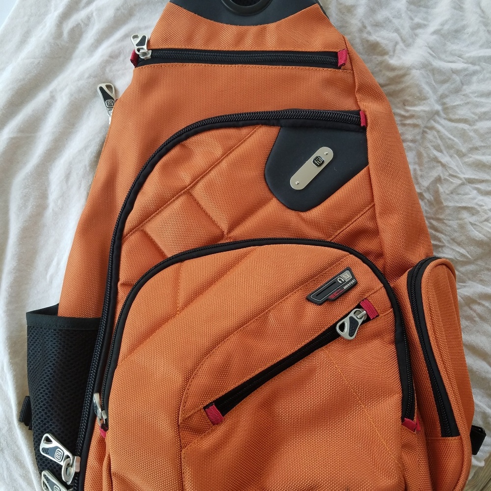 Crossbody laptop bag